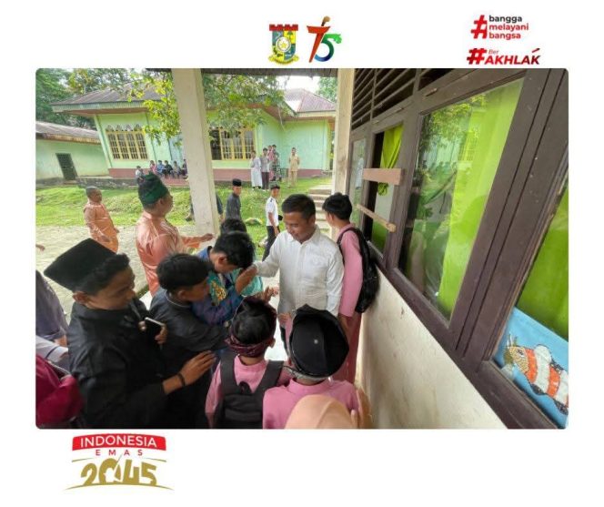 
					Bupati Kampar Tinjau Infrastruktur SMPN 2 Bangkinang Bertepatan Peringatan HUT ke-48