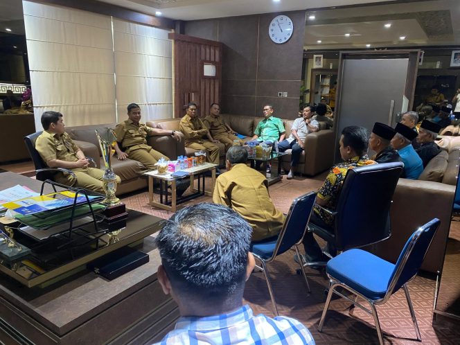 
					Rapat Permintaan Masyarakat Desa Koto Aman Bahas Pengelolaan Lahan CSR PT Buana Wira Lestari