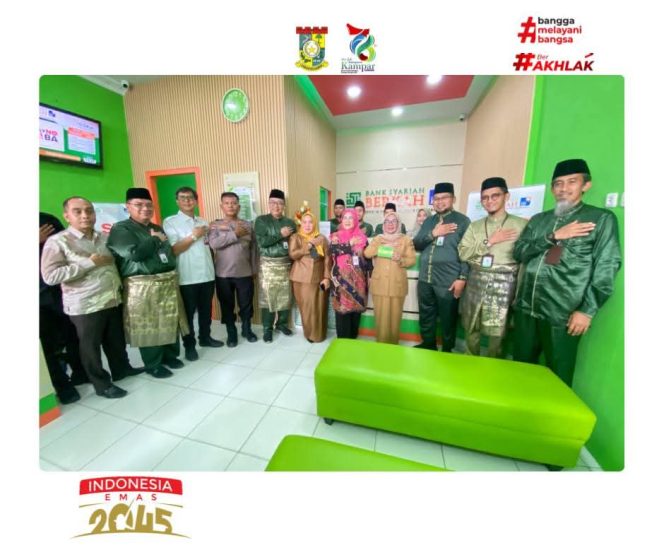 
					Wakil Bupati Kampar Hadiri Pembukaan Kantor Cabang PT. BPRS Berkah Dana Fadhlillah di Ujung Batu