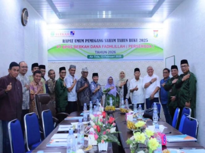 
					Wakil Bupati Kampar, menghadiri Rapat Umum Pemegang Saham (RUPS) Tahun Buku 2025 PT. BPRS Berkah Dana Fadhilillah (Perseroda)