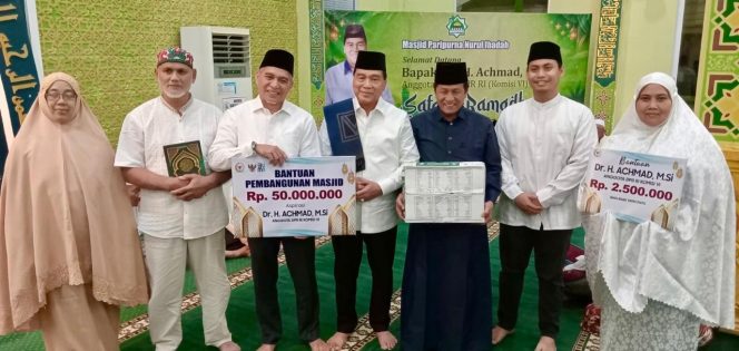 
					Safari Ramadhan di Masjid Paripurna Nurul Ibadah, Anggota DPR RI Achmad Salurkan Bantuan 50 Juta