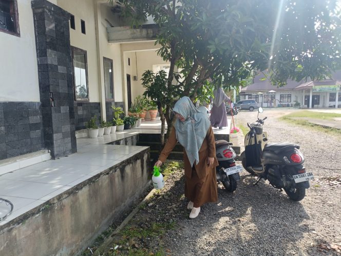 
					Disdikpora Kampar melalui Korwil Salo Ajak Seluruh Kepsek Peduli Kebersihan dan Lingkungan Sekolah