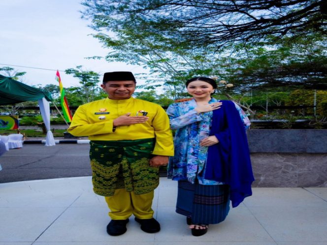 
					Ikut pada Ajang Putra Puteri Pelajar, Bupati dan Wakil Bupati Kampar Berikan Dukungan Kepada Ratu Morayya Fonaentin.