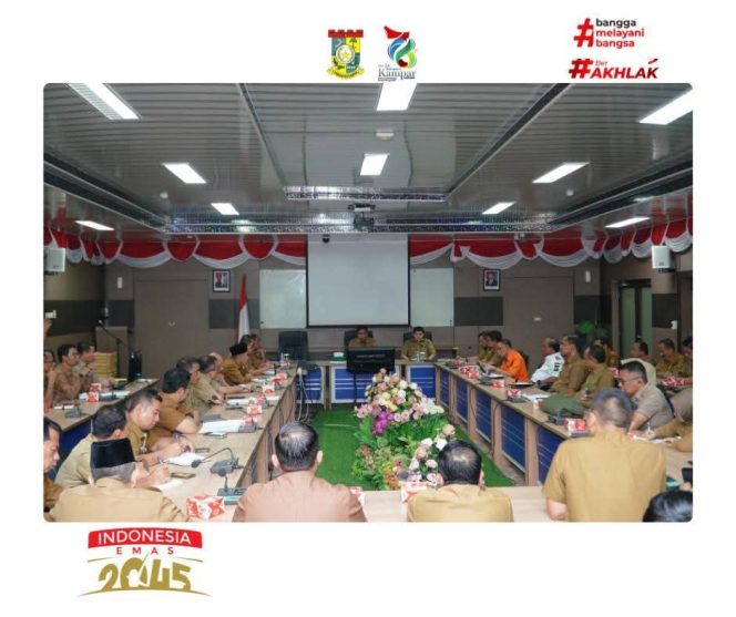 
					Bupati Kampar Pimpin Rapat Tidak Lanjut Intruksi Presiden RI dan Peningkatan Kinerja OPD