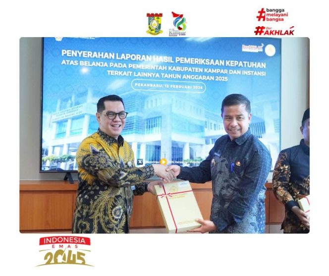 
					BPK Riau Serahkan LHP Kepatuhan Belanja 2025 ke Pemkab Kampar, Bupati Ahmad Yuzar Komitmen Tindak Lanjuti Rekomendasi.