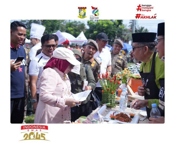
					Wakil Bupati Kampar Hadiri dan Jadi Juri Lomba Membuat Pilado Kambiu Antar OPD