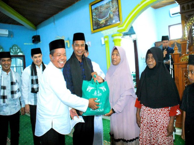 
					Safari Ramadhan 1447 H malam ke 14, Bupati Kampar : Mari Perkuat Ukhuwah Islamiyah Wujudkan Kampar Yang Sejahtera.