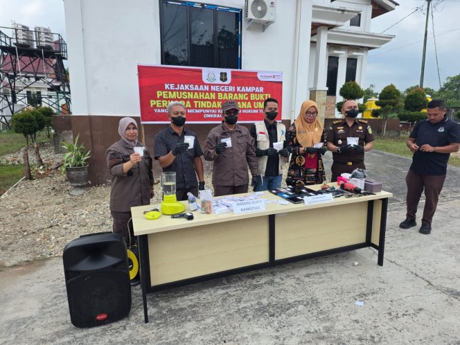 
					BNK Kampar Hadiri Pemusnahan 143 Perkara Barang Bukti di Kejari Kampar