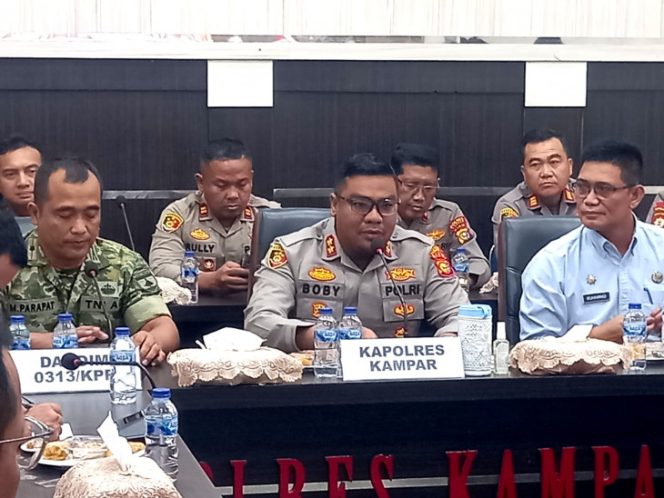 
					Perkuat Sinergi Menghadapi Potensi Karhutla Di Kab. Kampar Polres Kampar Gelar Rakor Kesiapan Apel Akbar Karhutla