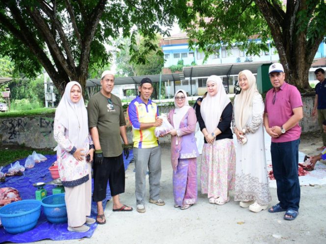 
					Perdana Gelar Pemotongan Hewan Qurban, Wabup Kampar Apresiasi Kekompakan dan Semangat Kebersamaan Diskominfo