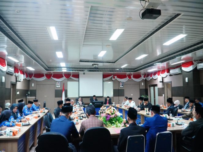 
					Bupati Kampar Pimpin Rapat Staf , Tekankan Disiplin Dan Percepatan Realisasi Program Pembangunan