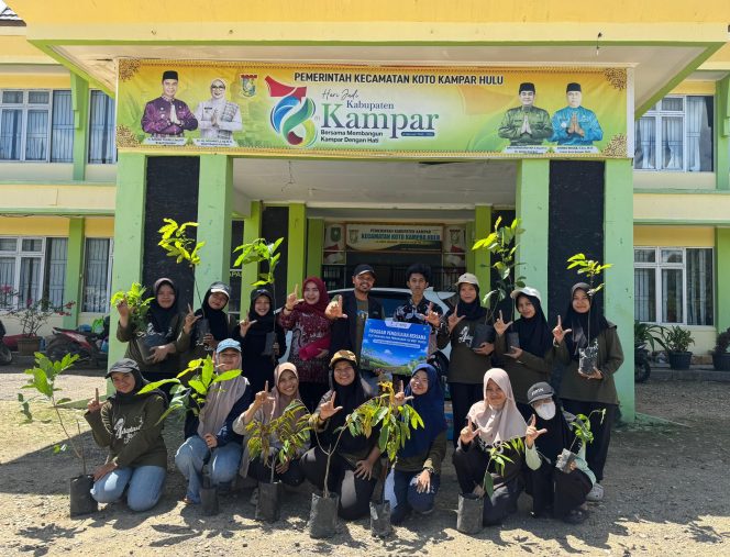 
					Penghijauan Sungai Tanjung, EMP Energi Gandewa Salurkan 150 Bibit Pohon Produktif*