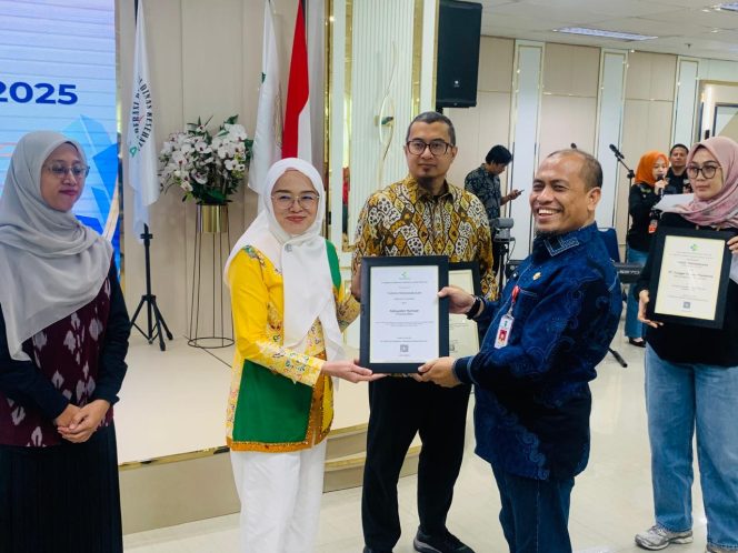 
					Komitmen Kesehatan Berbuah Manis, Kampar Raih Predikat Terbaik I Nasional Sektor Imunisasi