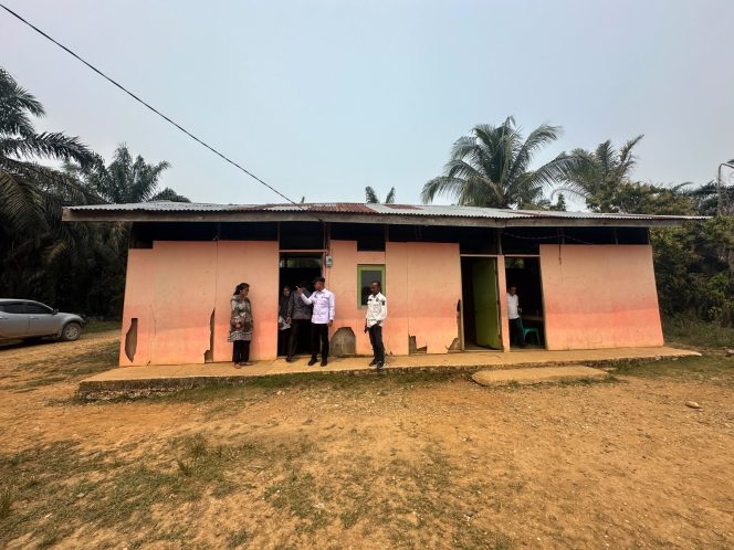 
					Kelas Jarak Jauh SDN 007 Sungai Agung Berdinding Triplek, Dikpora Kampar Turun Langsung dan Siapkan Anggaran Perubahan