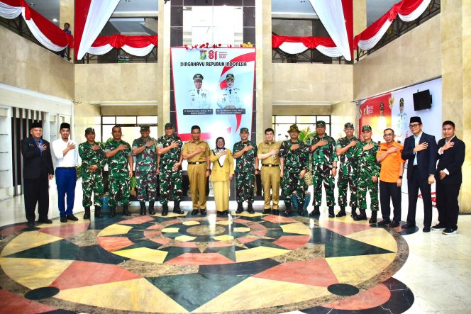 
					Pamit Setelah Sebulan Penyuluhan Karhutla, Bupati Kampar Ahmad Yuzar Apresiasi Mabes TNI Yang turun Langsung ke Masyarakat